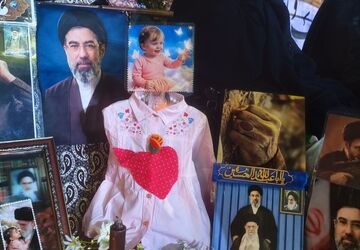 گرامیداشت یاد کودکان میناب در میدان انقلاب