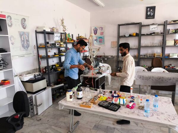 نمایش خلاقیت و استعداد نوجوانان 