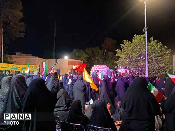 اجتماع بزرگ دختران انقلاب در یزد