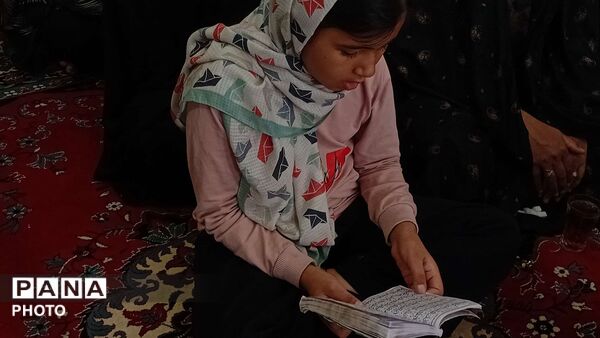 حضور پر رنگ کودکان ولایی روستای نقاب در اربعین رهبر انقلاب اسلامی