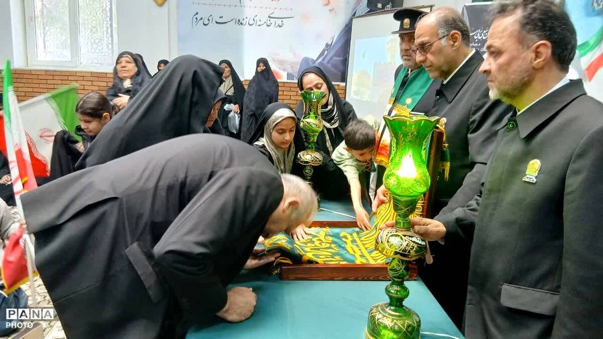 پرچم حرم رضوی؛ محمدشهر را متبرک کرد