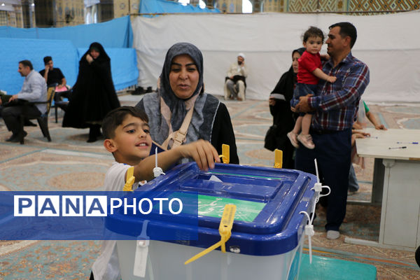 حضور نوجوانان قمی در انتخابات ریاست جمهوری -2