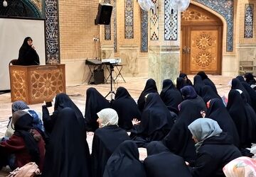 اعتکاف دانش‌آموزی در مسجد جامع امام سجاد(ع)