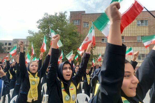 آیین متمرکز استانی جشن عاطفه‌ها در دبیرستان فرزانگان ۴ کرج