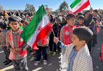 طنین زنگ انقلاب در مدارس شهر سورمق