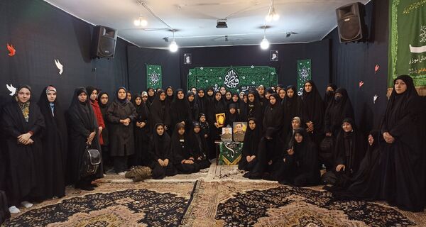 هیات دانش‌آموزی انصارالمهدی در روز تکریم همسران و مادران شهدا