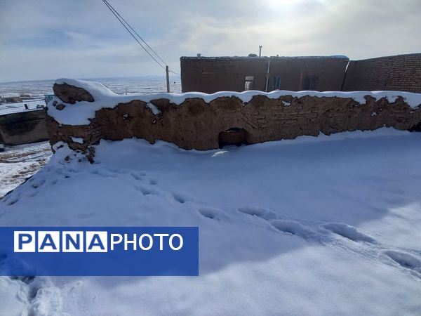 بارش برف زمستانی در روستا بتو 