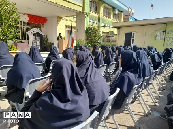 جشن جوانه‌ها در دبیرستان علی افشارنژاد
