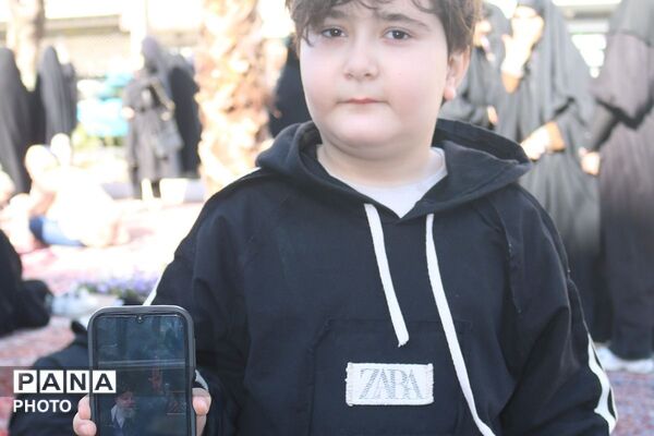 تجمع سوگواران رهبر شهید انقلاب در بهارستان‌دو