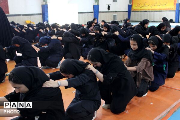 اجرای پیرامید دانش آموزان شهرستان سملقان با موضوع جنگ رمضان 