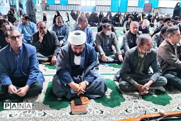 حضور پرشور فرهنگیان و دانش آموزان پیشتاز در نماز جمعه‌‌ بخش دیشموک