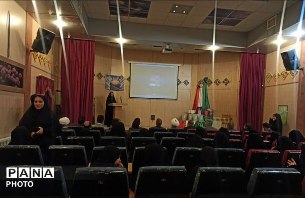 گرامیداشت هفته امور تربیتی در کانون پرورش فکری کودکان و نوجوانان مروست