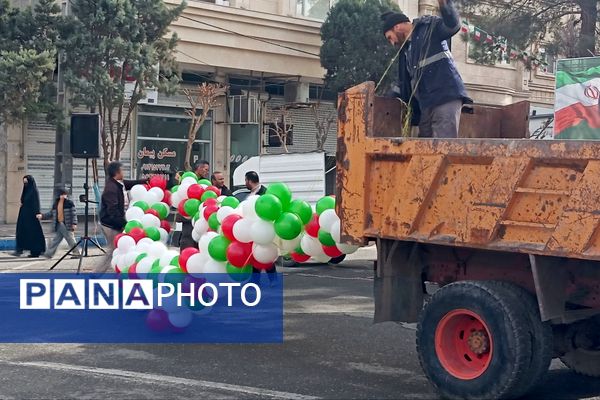 خروش مردمی در خیابان‌های رباط‌کریم در 22بهمن