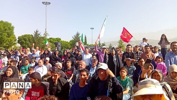همایش بزرگ پیاده روی خانوادگی  هفته سلامت در یاسوج 