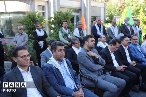 مراسم صبحگاه مشترک بسیج فرهنگیان تهران بزرگ در اداره کل آموزش و پرورش