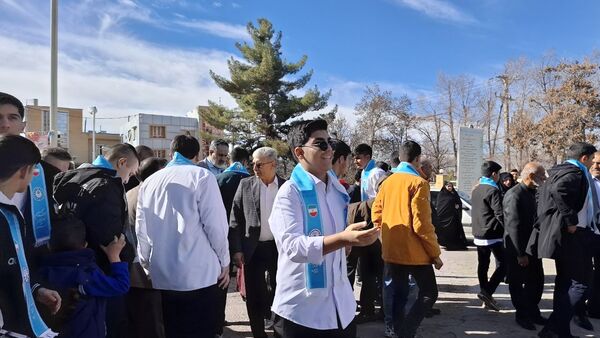 بدرقه دانش‌آموزان پسر عمره‌گذار کهگیلویه و بویراحمد 
