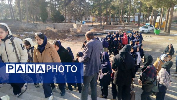 بازدید دانش‌آموزان دبیرستان پیرایش از افلاک‌نما نیشابور 