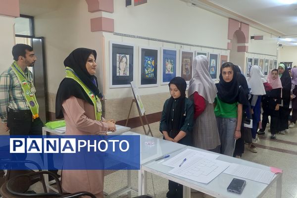 مسابقات بازی‌های فکری رویش دختران مرحله استانی در شیراز