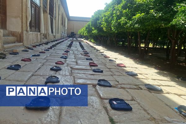 آیین اهدای ۲۵هزار بسته نوشت افزار به دانش‌آموزان نیازمند