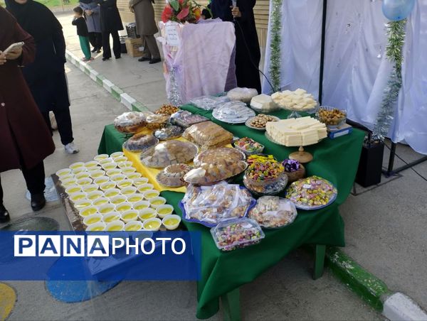 جشن ولادت حضرت زینب(س) و بزرگداشت روز پرستار در دبستان تکتم