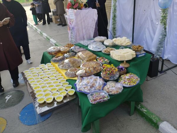 جشن ولادت حضرت زینب(س) و بزرگداشت روز پرستار در دبستان تکتم