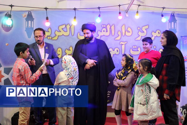  حال هوای غرفه وزارت آموزش و پرورش در سی و دومین نمایشگاه بین‌المللی قرآن کریم 