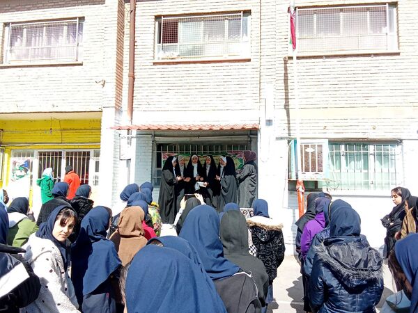 اجرای دعای ربنا و حضور مبلغین به مناسبت ماه مبارک رمضان در دبیرستان توحید یک