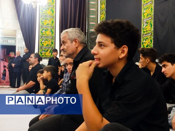 بازدید رئیس شورای شهر و امام جمعه کاشمر از حسینیه حسینی روستای قوژد