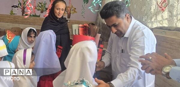 مهر در مدارس لاشار و گلشن با رصد آموزشی و زنگ مقاومت آغاز شد