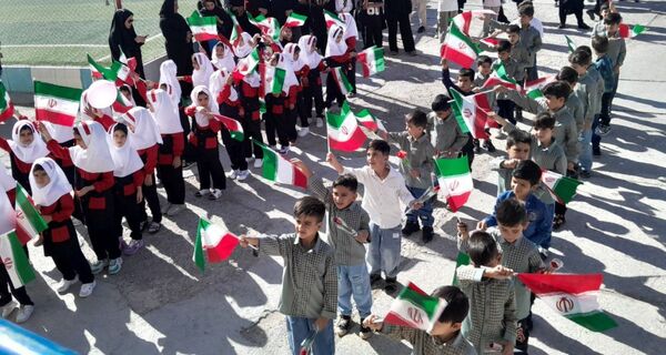 جشن شکوفه‌ها در دبستان‌های شهرستان ایلام 