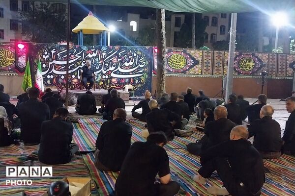گردهمایی شبانه در محله ۱۳ آبان شهرری 