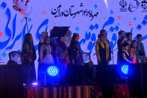نمایش وحدت اقوام ایرانی در روز دوم جشنواره ملی ورامین