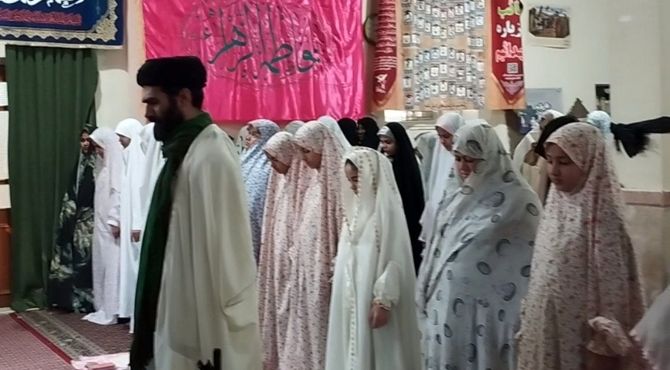 مساجد، پناهگاه معنوی نوجوانان شدند