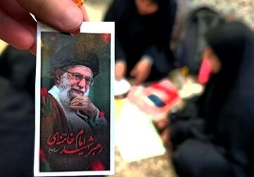 دانش‌آموزان انقلابی و مردم غیور، چون کوه استوار پای آرمان‌های انقلاب