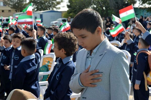 برگزاری جشن شکوفه‌های کلاس اولی دربهارستان‌دو