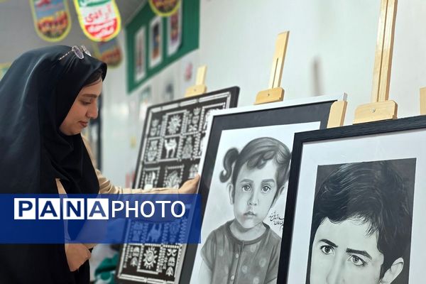 آماده‌سازی آثار هنرجویان در نمایشگاه دهه فجر رباط‌کریم