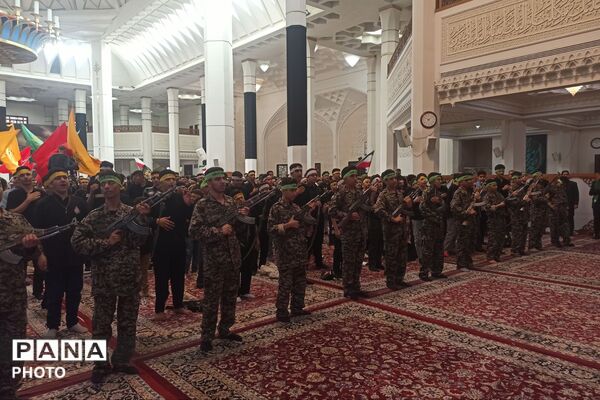 نوجوانان عاشورایی در حرم شاهچراغ(ع) - 2