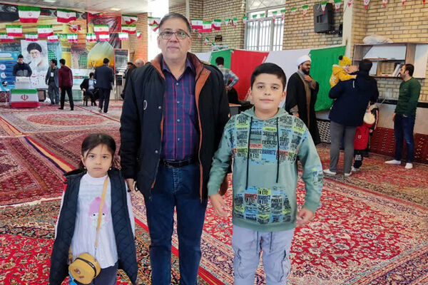 جلوه‌های حضور نوجوانان در شعبه‌های اخذ رای
