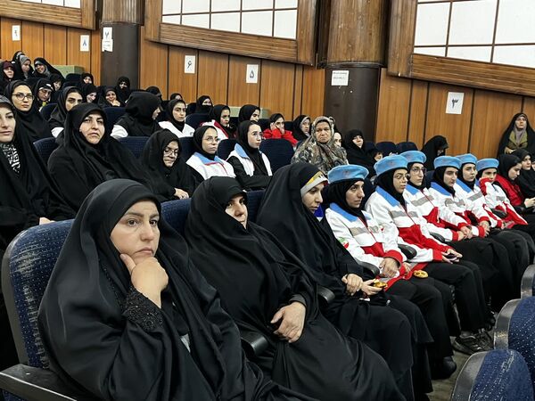 همایش دهه بصیرت و مقاومت در تویسرکان با حضور رئیس جمعیت هلال‌احمر کشور