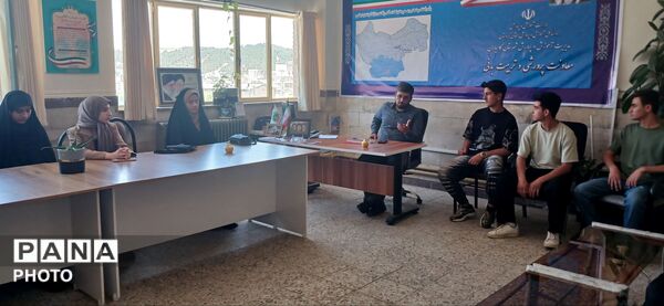  نشست هم اندیشی رئیس سازمان دانش آموزی کردستان با روسای شورای دانش‌آموزی مدارس کامیاران 