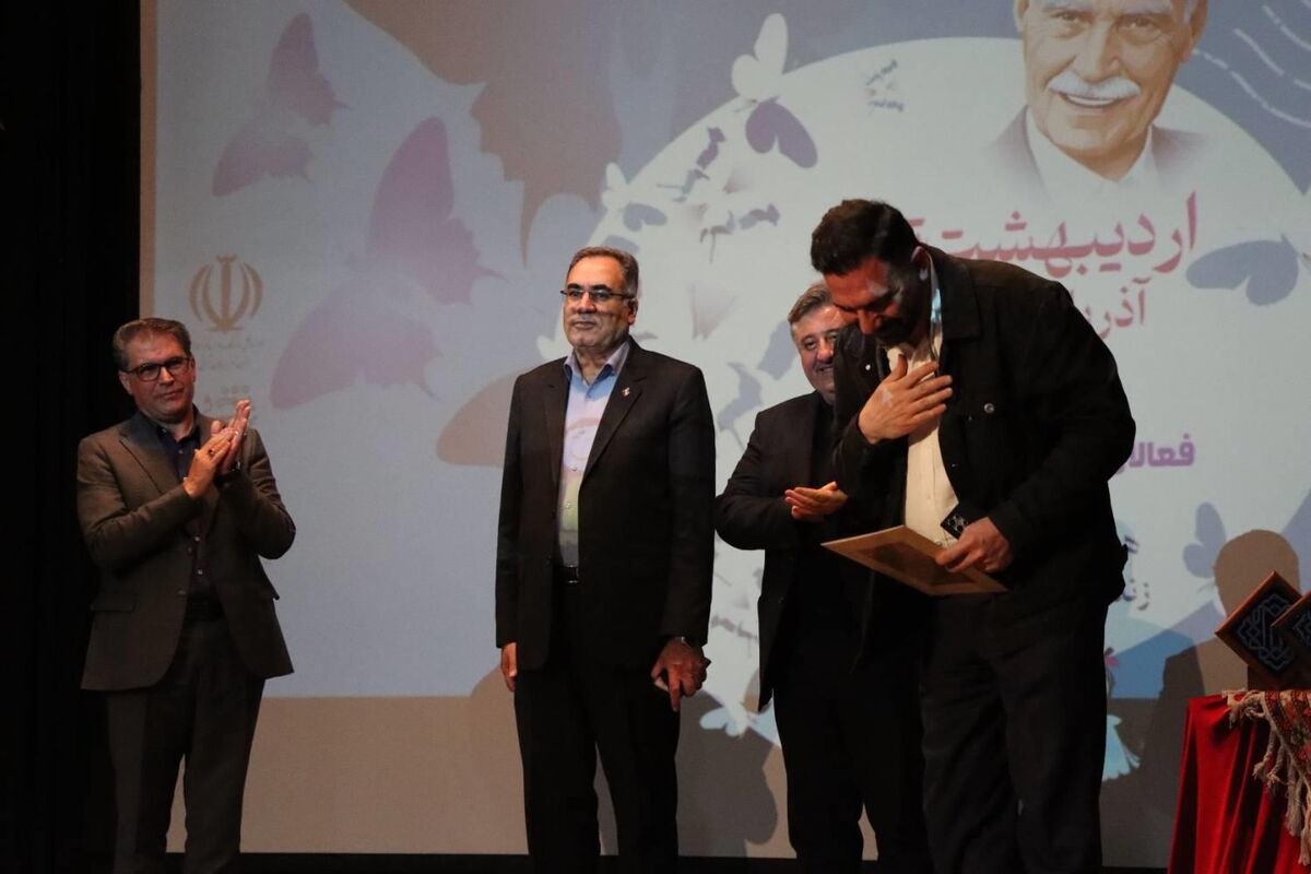 امضای تفاهم‌نامه چاپ نمایشنامه‌های جشنواره تئاتر کودک و نوجوان باغچه‌بان در مرند