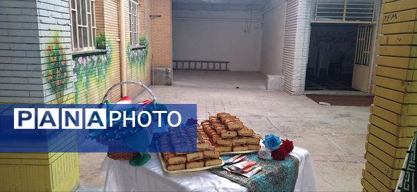 آیین بازگشایی مدارس و استقبال از دانش آموزان در دبیرستان فرزانگان دوره ی اول