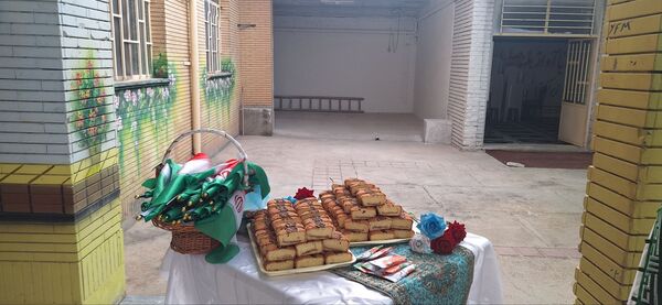 آیین بازگشایی مدارس و استقبال از دانش آموزان در دبیرستان فرزانگان دوره ی اول