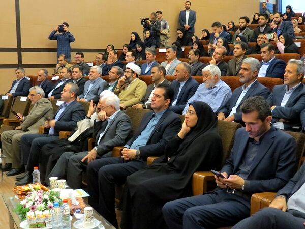 آیین تجلیل از معلمان نمونه استانی در بجنورد