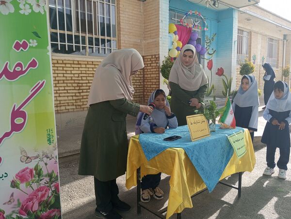 جشن شکوفه‌های دبستان ناهیدنخودی نیشابور