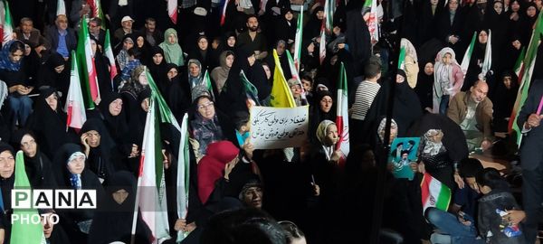  شبی آکنده از عطر رضوی در حسینیه فضل نیشابور