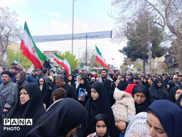 اجتماع بزرگ مردم نیشابور برای بیعت با سومین رهبر جمهوری اسلامی ایران 