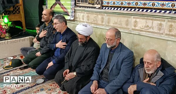 آسمان هم در کنار عاشقان رهبر شهید گریست
