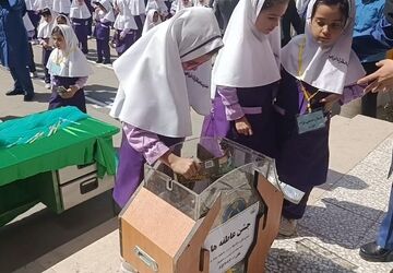 جشن عاطفه‌ها؛ همدلی و مهربانی در دبستان دخترانه ابراهیم ۲