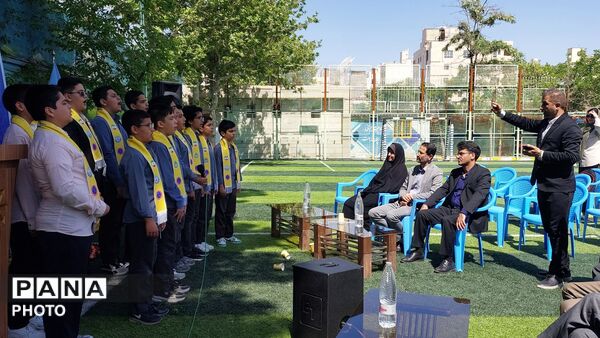  صبحگاه مجازی و یادمان شهدای میناب به مناسبت میلاد امام مهربانی ها در آموزش و پرورش ناحیه شش مشهد